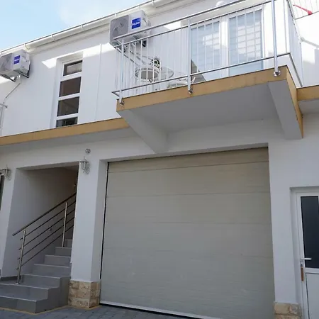 Sanja Guest house *